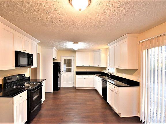 3rd image of 153 Hidden Valley Dr