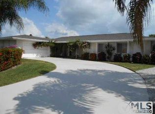 1467 SE Sunshine Ave, Port Saint Lucie, FL 34952