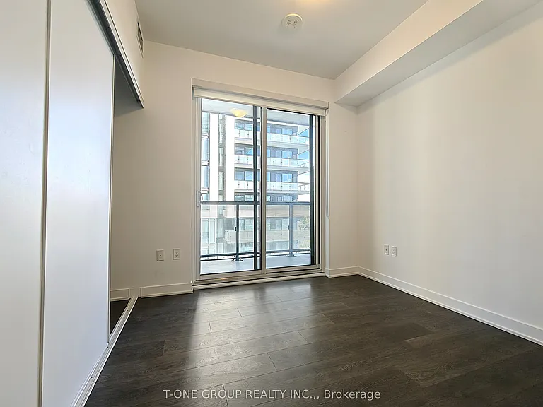 85 Oneida Cres #514 — Photo 14