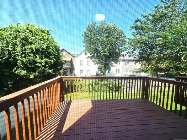 233 Warren Avenue image 9 of 10