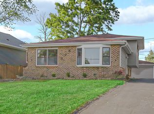 26W278 Harrison Ave, Winfield, IL 60190