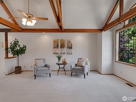 5th image of 976 NE Milton Court