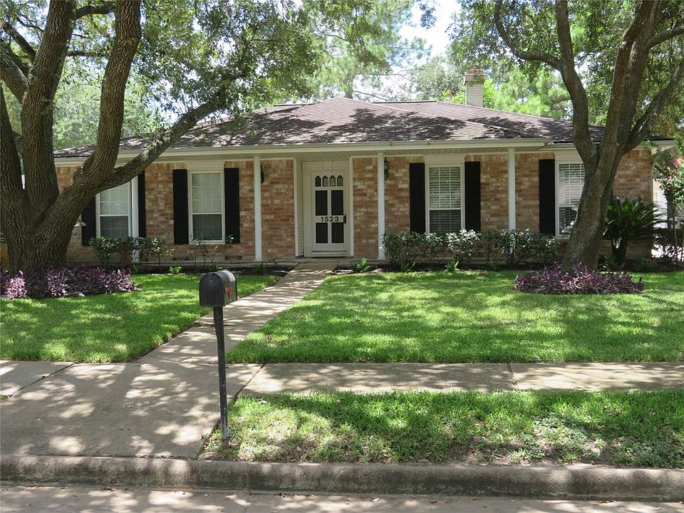1st image of 1523 Briarbank Dr