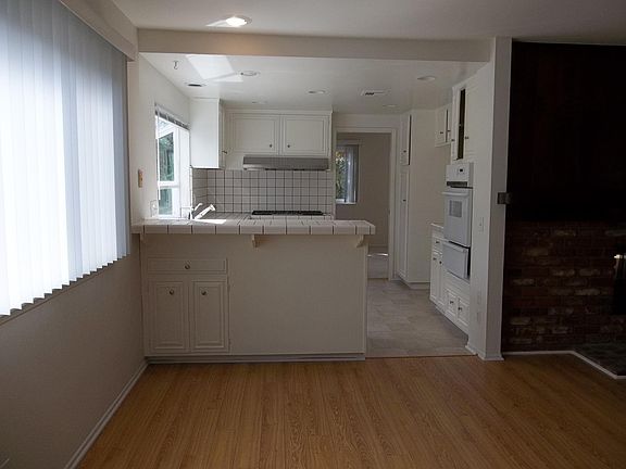 3rd image of 51 N Birchwood Ave
