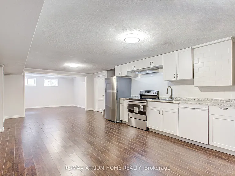 18 Arran Cres #BASEMENT — Photo 2