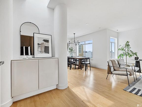 2nd image of 2743 Gough St #3