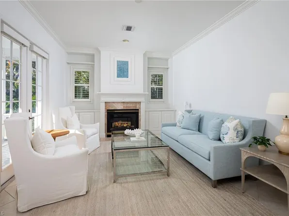 155 1st Ave S, Naples, FL 34102