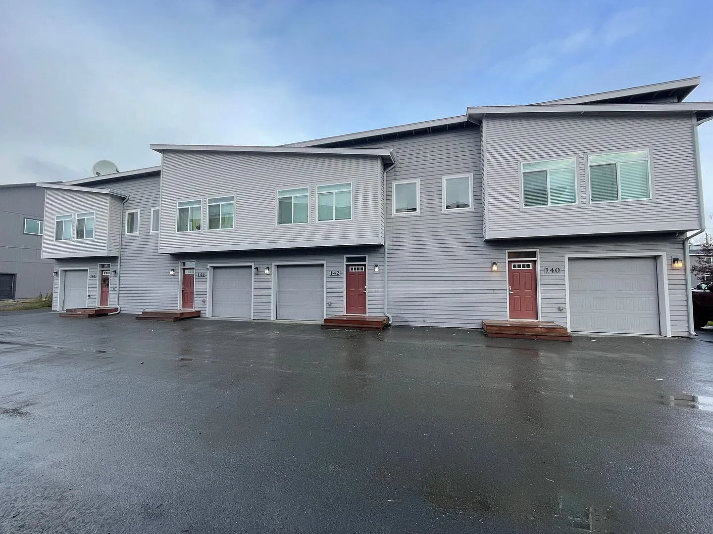 140 Willow View Cir — Photo 2