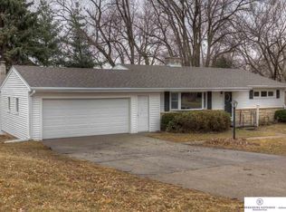 7632 Lawndale Dr, Omaha, NE 68134