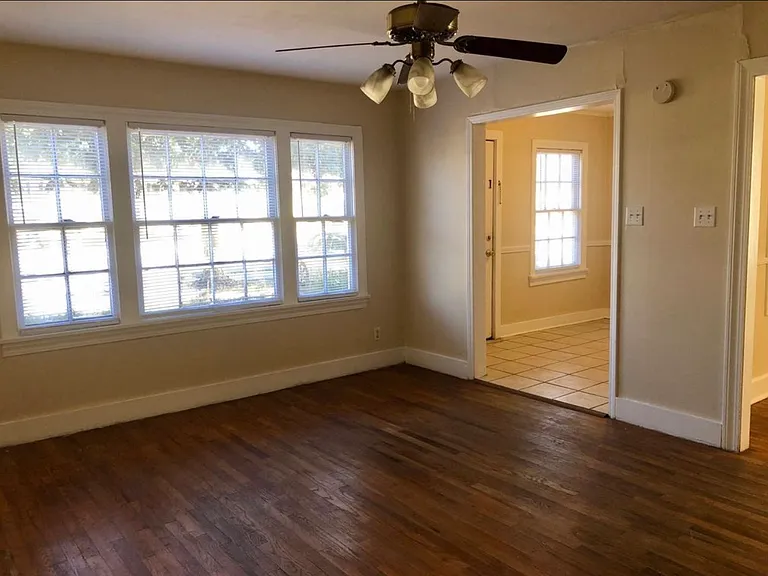 208 S 23rd Ave — Photo 5
