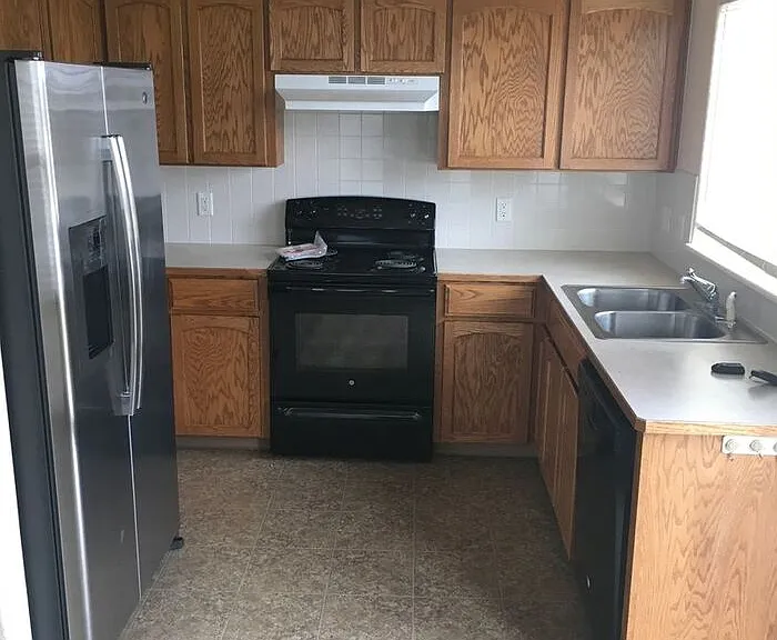 1318 Finch St — Photo 13