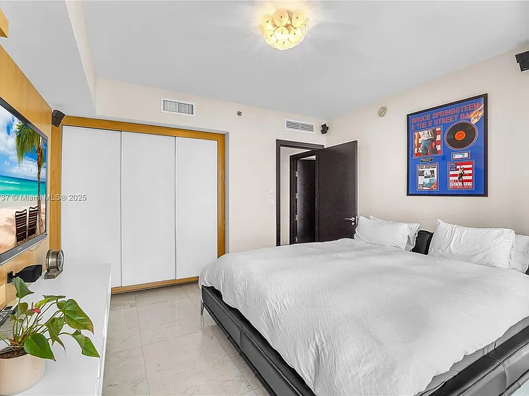 465 Brickell Ave #1001 — Photo 30