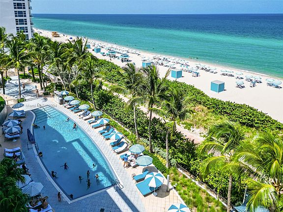 5th image of 6801 Collins Ave #912-910