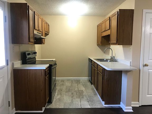 2nd image of 5005 Trace Manor Ln