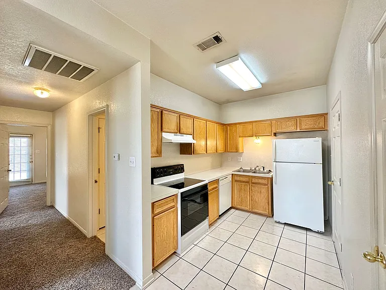 5206 Daybreak Dr — Photo 6