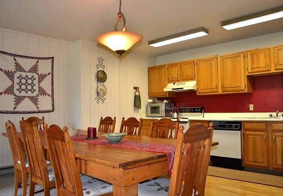 4th image of 15 Cherokee Way Unit 1