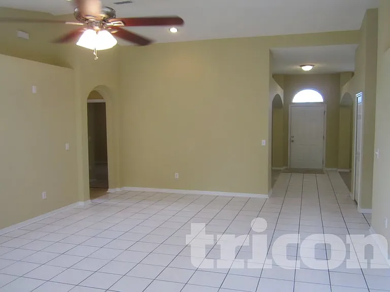 11509 Twin Oaks Trl — Photo 8