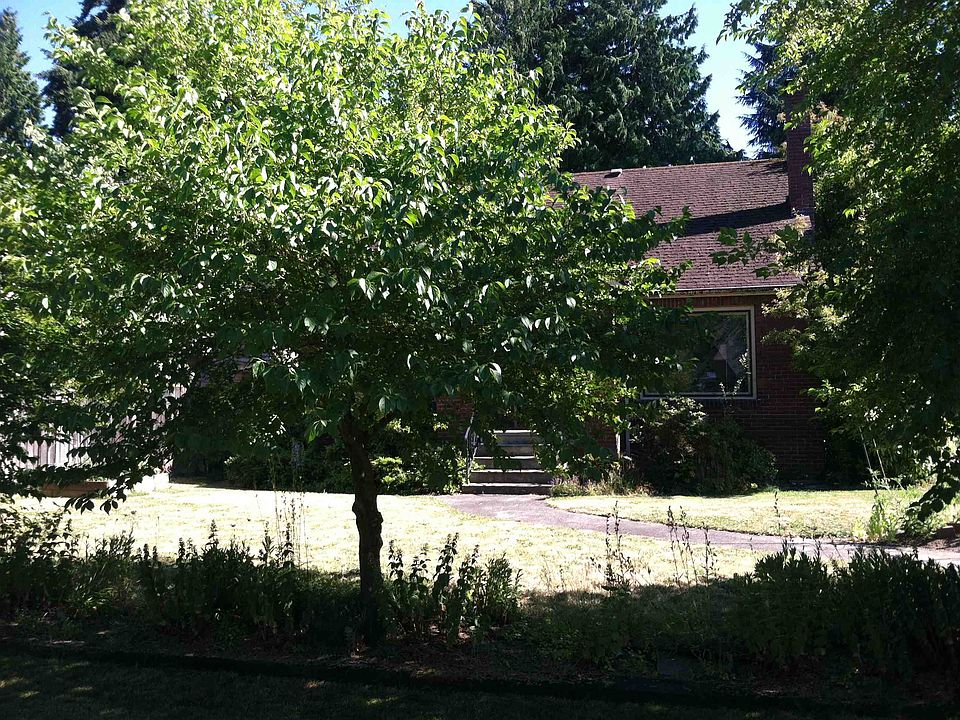2nd image of 1203 NE 96th St