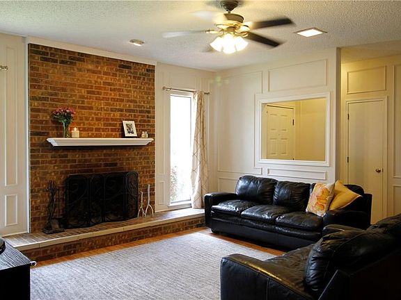 5th image of 2615 Kingsridge Dr