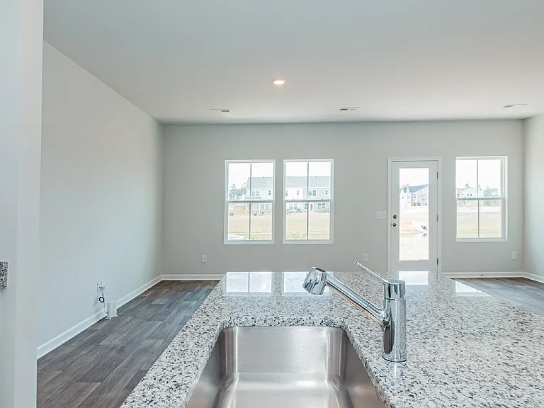 402 Tiliwa St — Photo 10