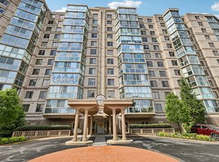 19385 Cypress Ridge Ter Unit 619, Leesburg, VA 20176