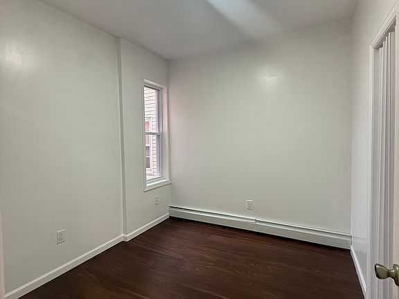 5th image of 209 Columbia Ave Floor 2