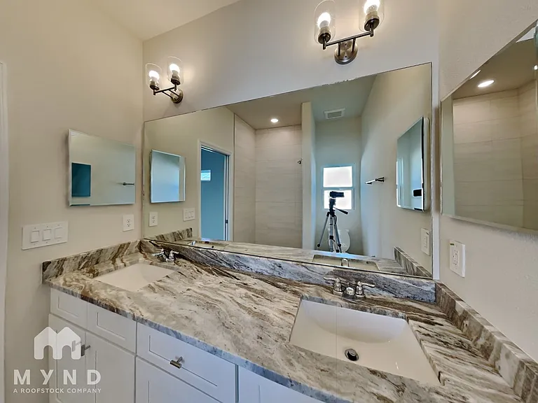 2194 Brancusi Ave — Photo 12