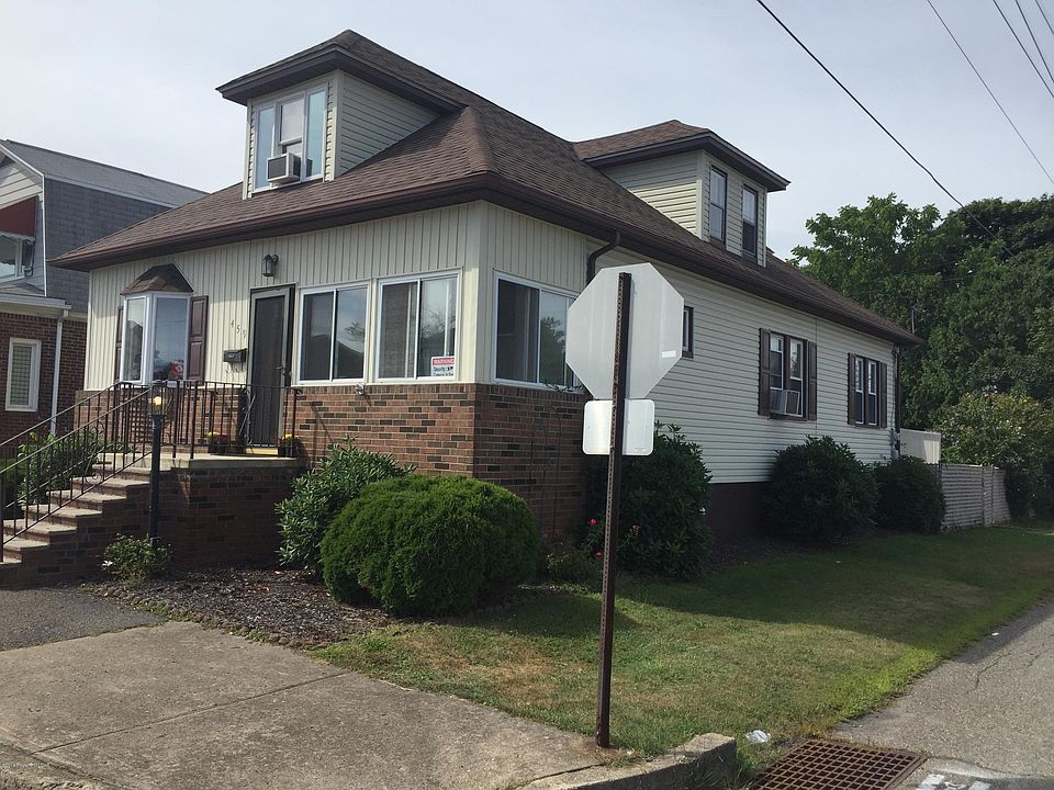 2nd image of 459 Muir Ave