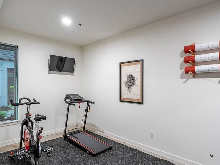 Brand-New Studio Near UW | Furnished Options & Luxury Amenities at Graceland Apartments Seattle — Photo 7