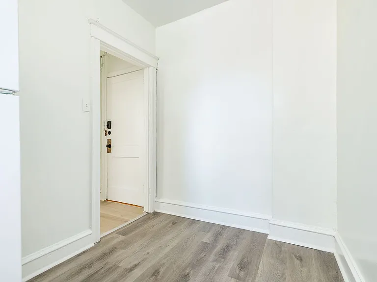 Belmont Place — Photo 23