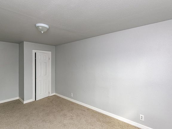 4th image of 1124 Morgan Ave