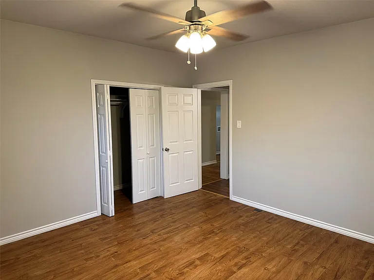 1934 Austin Ave — Photo 21
