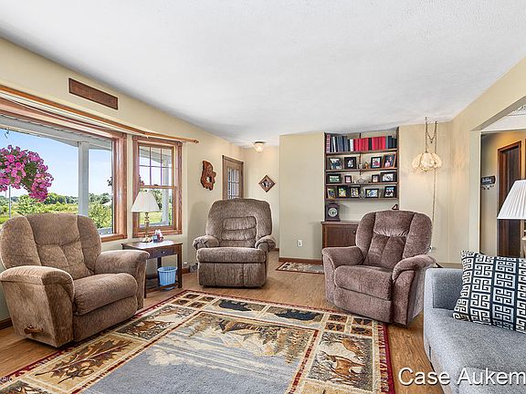 4th image of 8699 72nd Ave