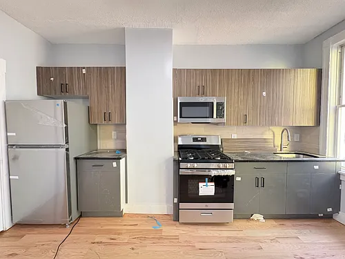 86 Stegman St Photo 1