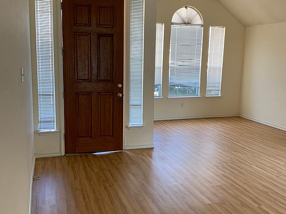 2nd image of 10713 Camelot Dr