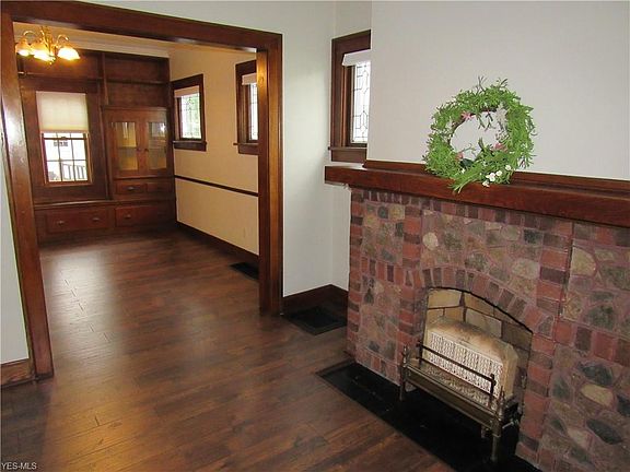 5th image of 1329 Nelson St