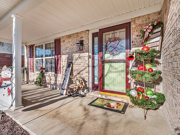 2nd image of 5808 Kenwood Way