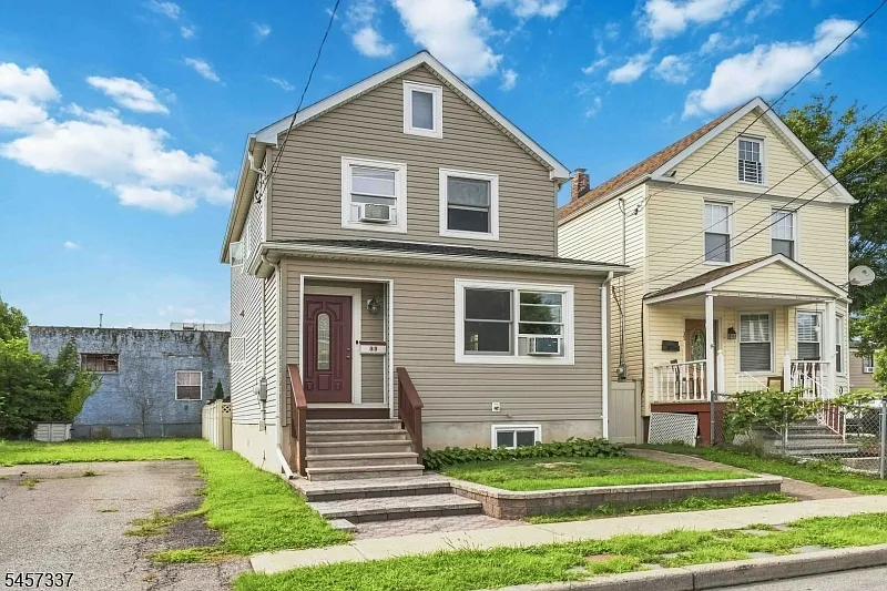 3 bed, 2.0 bath, $3,200 — Photo 2