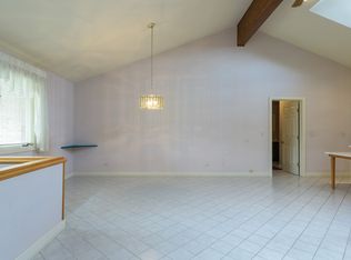 28W492 95th St, Naperville, IL 60564