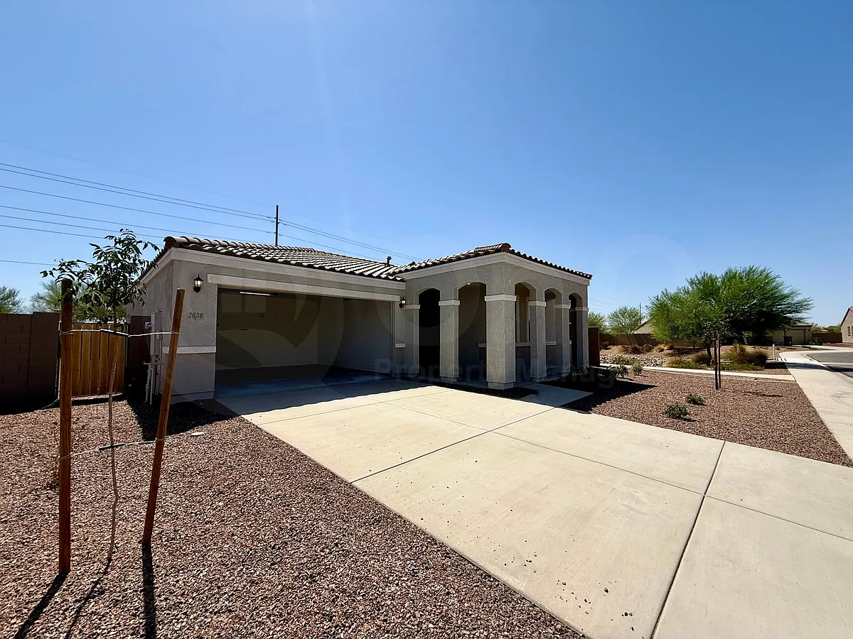 3 bed, 2.0 bath, 1771 sqft, $1,699 — Photo 3
