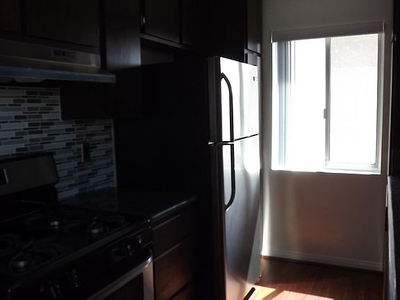 3rd image of 3607 Watseka Ave #6