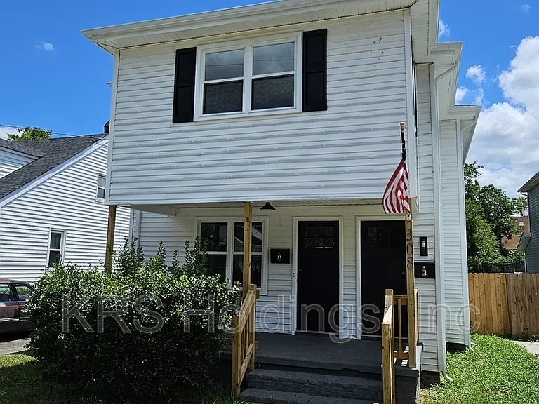 308 Saint James Ave #B — Photo 4