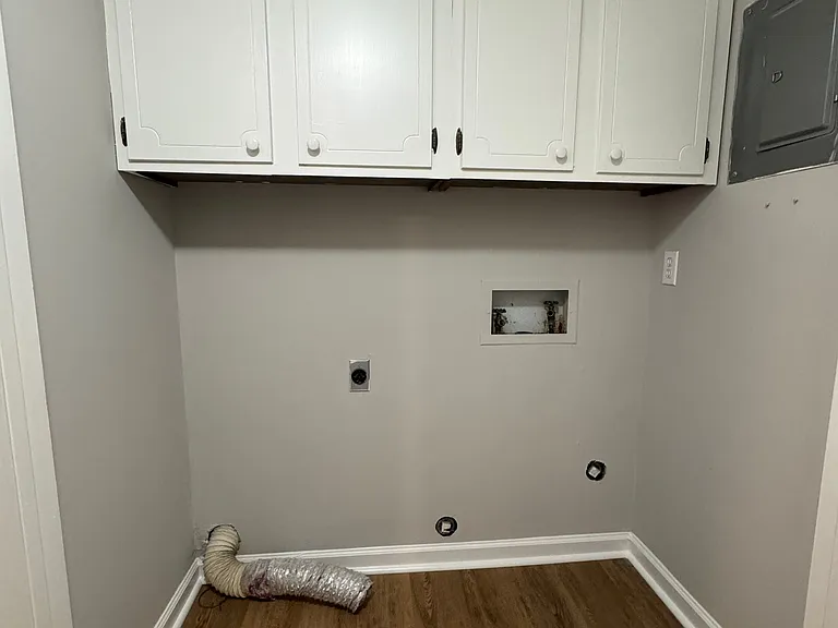 514 Brookside Ct — Photo 17