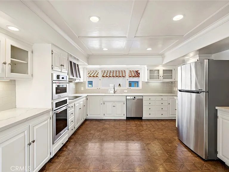 4 Camel Point Dr — Photo 11
