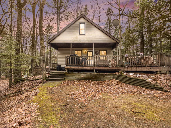 6266 Basswood Dr, Pentwater, MI 49449