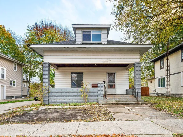 119 Charles Ct, Buchanan, MI 49107