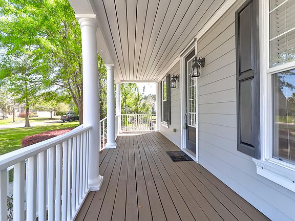 4th image of 2988 Riverwood Dr
