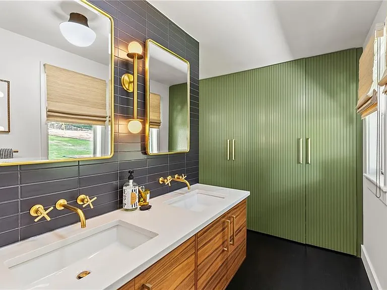 3252 W Roxboro Rd NE — Photo 31