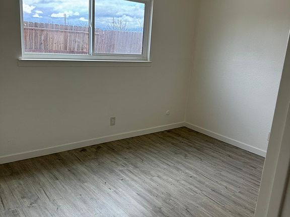 4th image of 966 Myrna Ave APT 1
