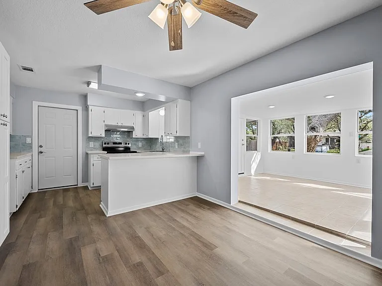 200 Winding Way — Photo 10